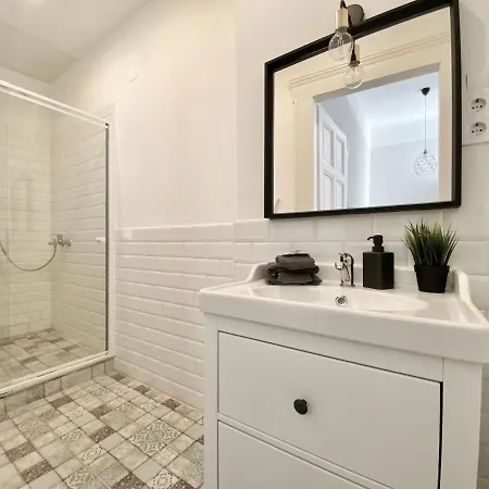 Standard By Hi5 - 2 Bedroom In The Center * Budapest